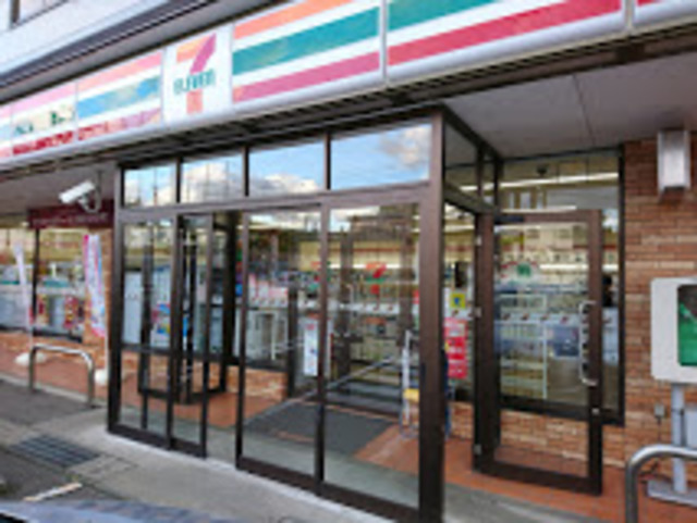 コンビニ　セブンイレブン長岡藤橋店（コンビニ）まで612m
