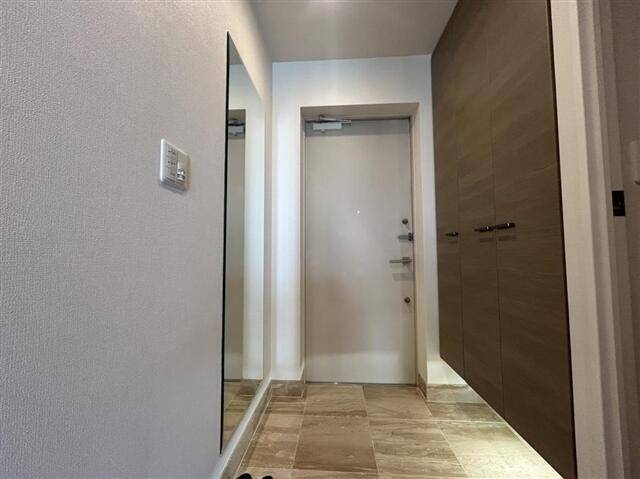 玄関　シューズボックス付きの玄関です