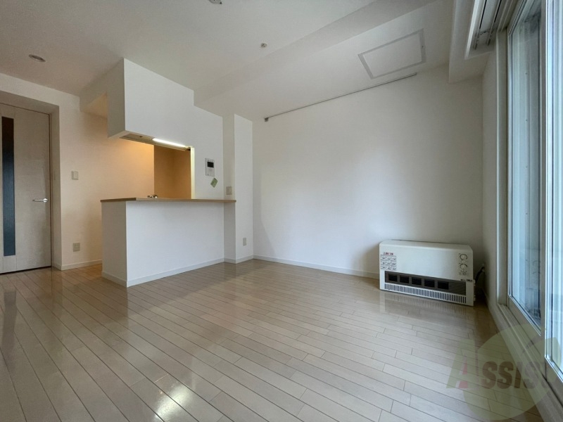 居室・リビング　広くてキレイなお部屋が広がっていて、充実した生活が送れそう。