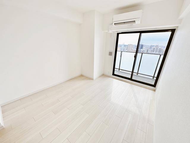 居室・リビング　＊同タイプの部屋の写真です