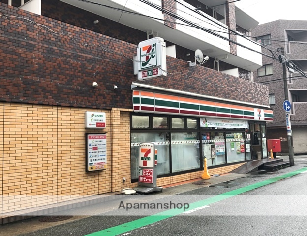 コンビニ　セブンイレブン（コンビニ）まで357m