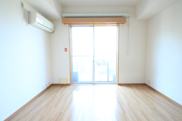 イマージュ日吉の居間写真