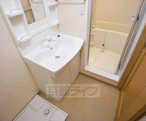 洗面設備　脱衣スペースも確保