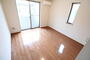 居室・リビング　※同物件別部屋です