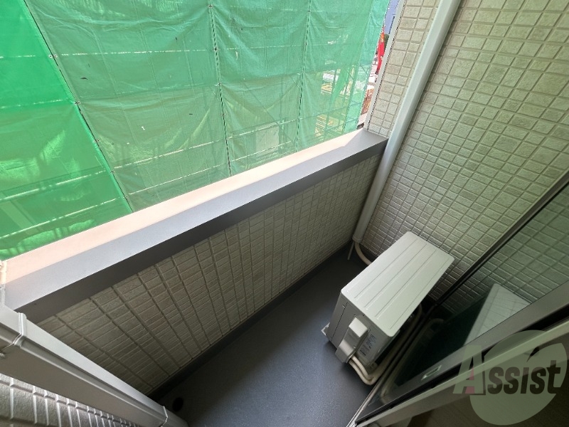 バルコニー　バルコニーが付いているので晴れた日は洗濯物が干せますね。