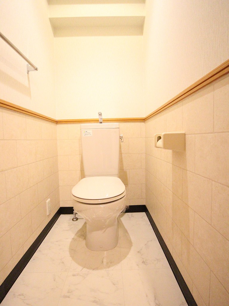 トイレ　同物件参考他部屋写真です