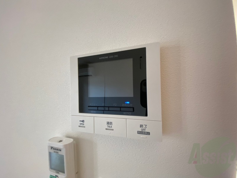 セキュリティ　ＴＶモニター付インターホンです。来客者の顔が見えるので安心！