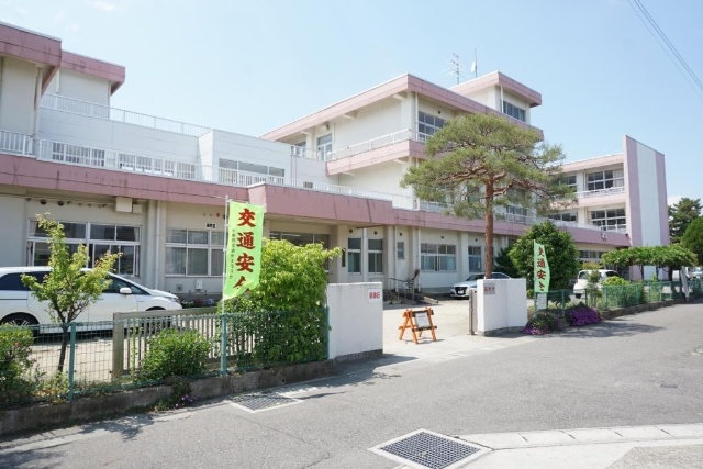 【郡山市小原田のマンションの小学校】