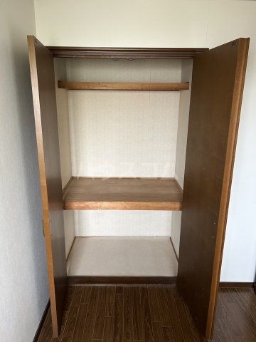 【名古屋市中村区佐古前町のマンションの収納】