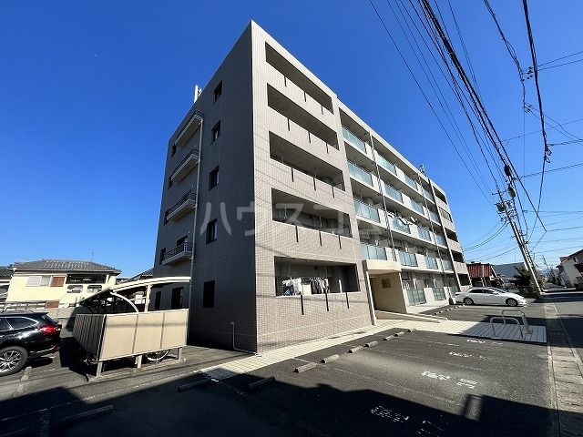 豊川市市田町のマンションの建物外観