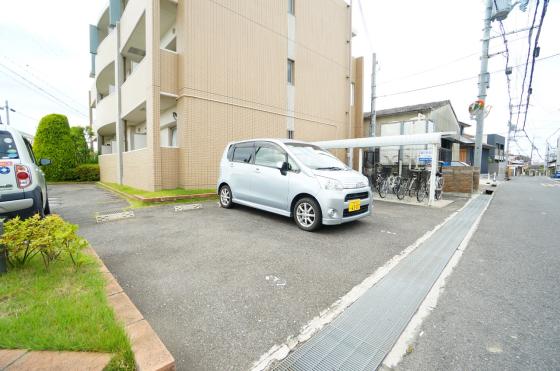 【カーサ恵風の駐車場】