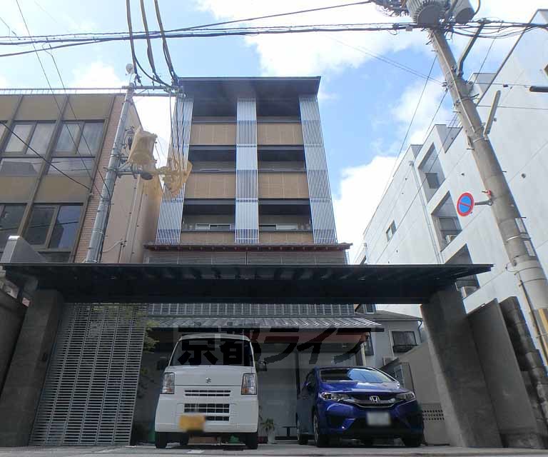 京都市下京区下鱗形町のマンションの建物外観