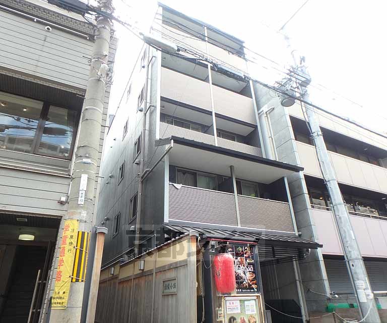 グランジュール綾小路の建物外観