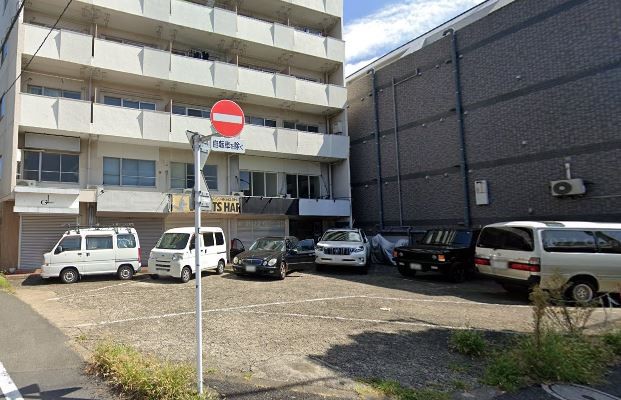 【世田谷区瀬田のマンションの駐車場】