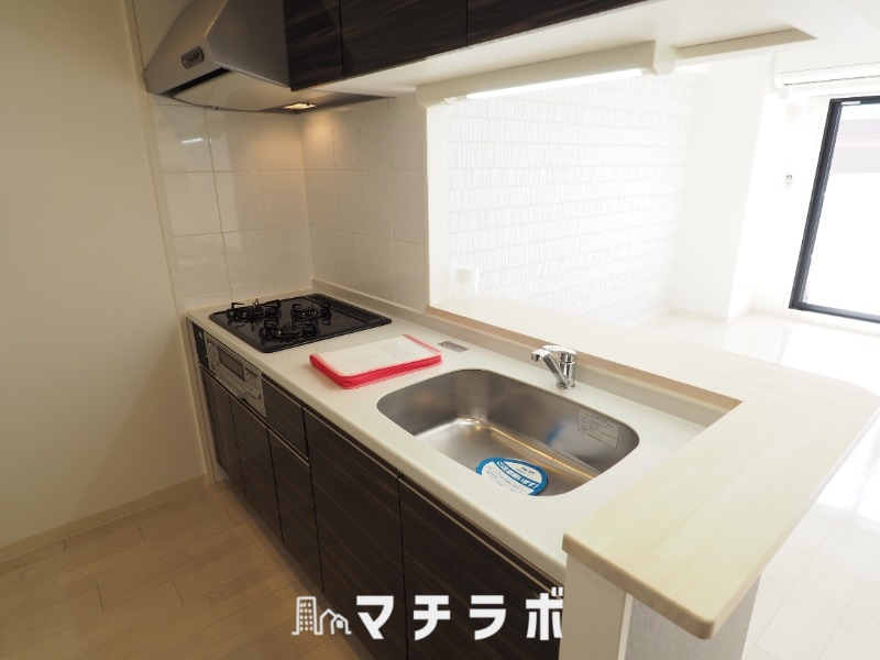 【名古屋市昭和区鶴舞のマンションのキッチン】