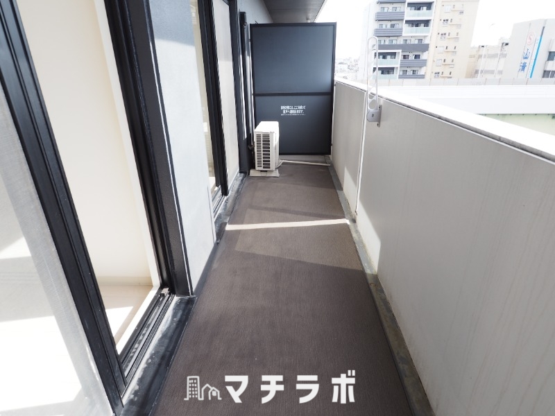 【名古屋市昭和区鶴舞のマンションのバルコニー】