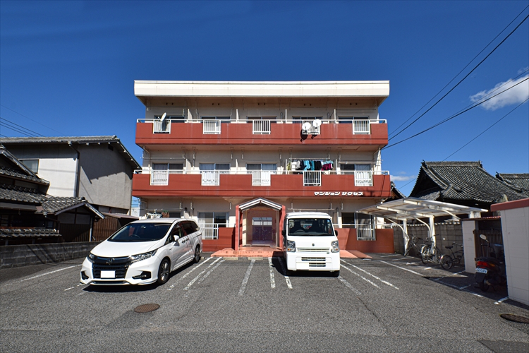 マンションサクセスの建物外観