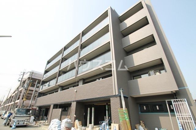 京都市右京区西院日照町のマンションの建物外観