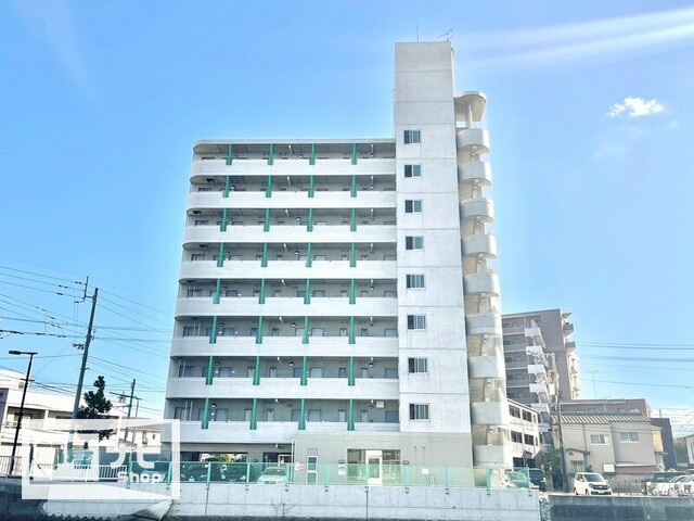 【am′s4観光町の建物外観】