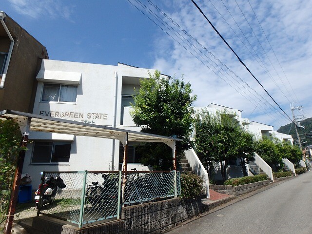 【池田市畑のマンションの建物外観】