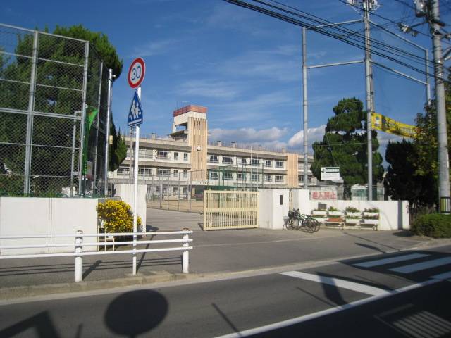 【広島市安佐南区山本のアパートの小学校】