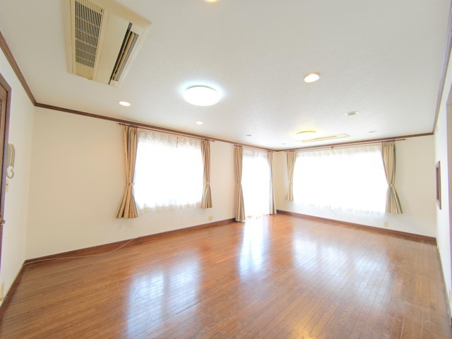 居室・リビング　リビング