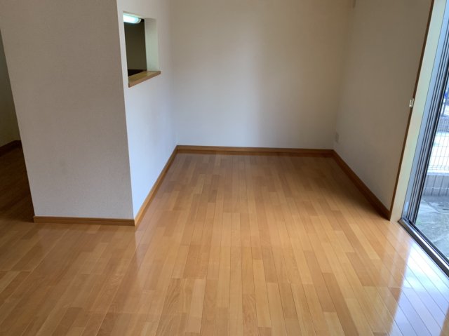 居室・リビング　同物件別部屋写真