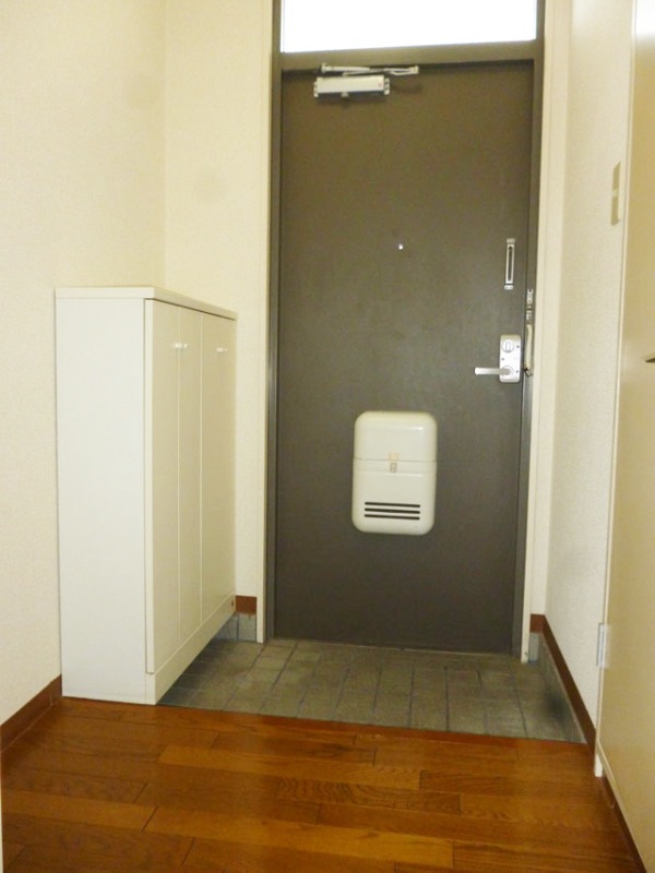 玄関　（イメージ）