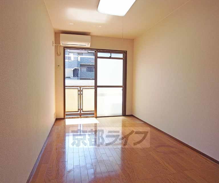 居室・リビング　綺麗なお部屋です。