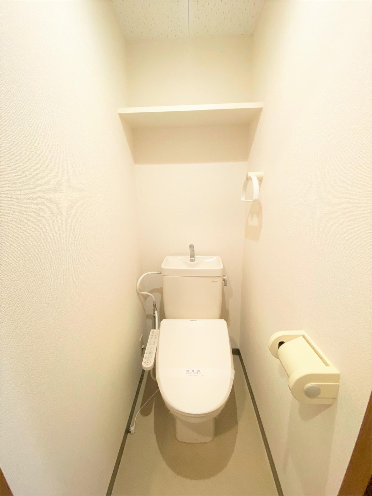 トイレ　写真は同タイプの別部屋です。