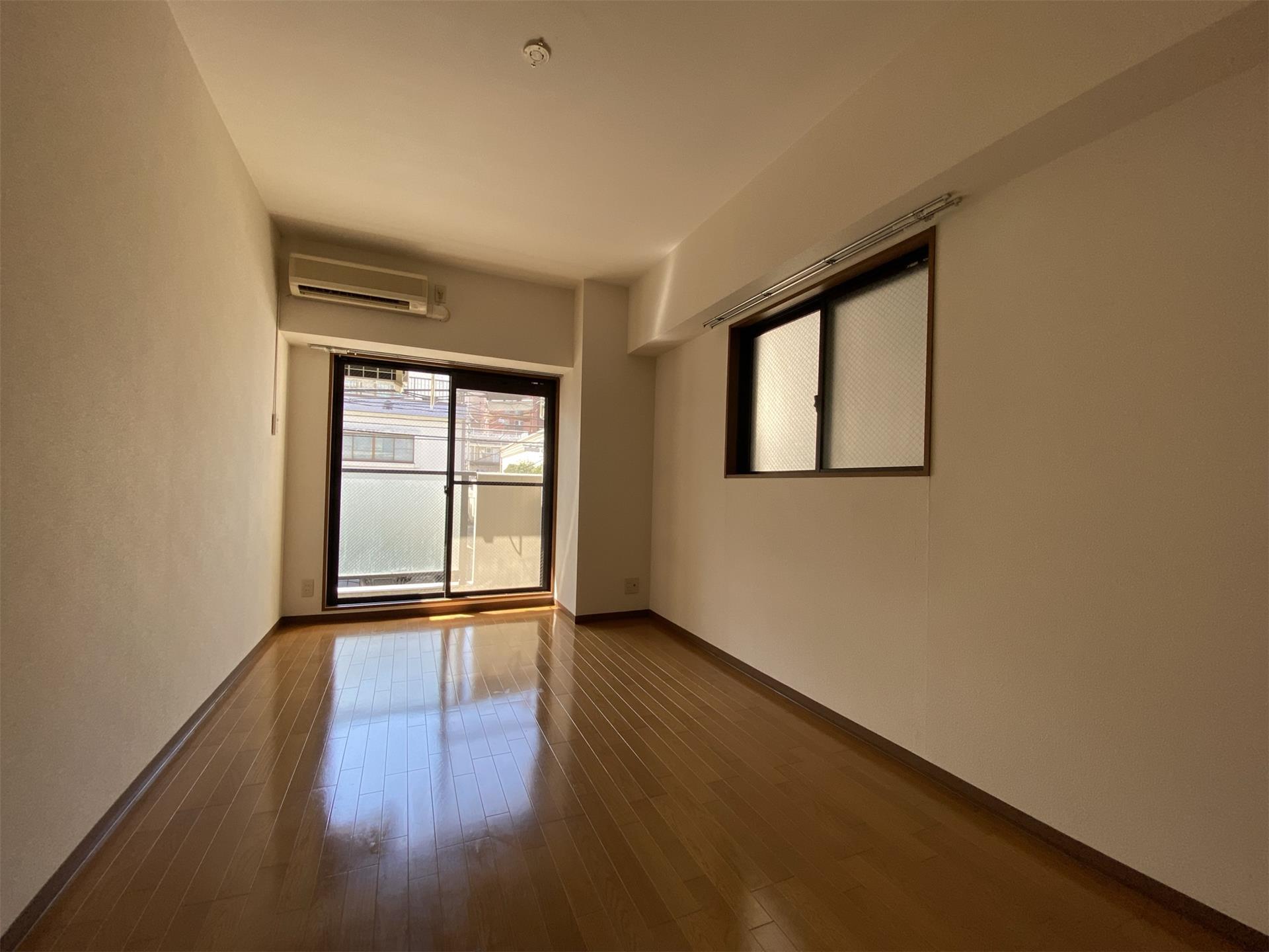 居室・リビング　写真は同タイプの別部屋です。