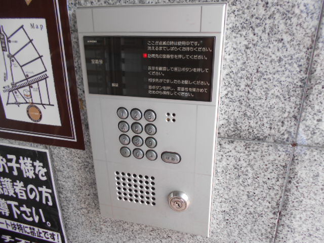 エントランス　オートロック完備