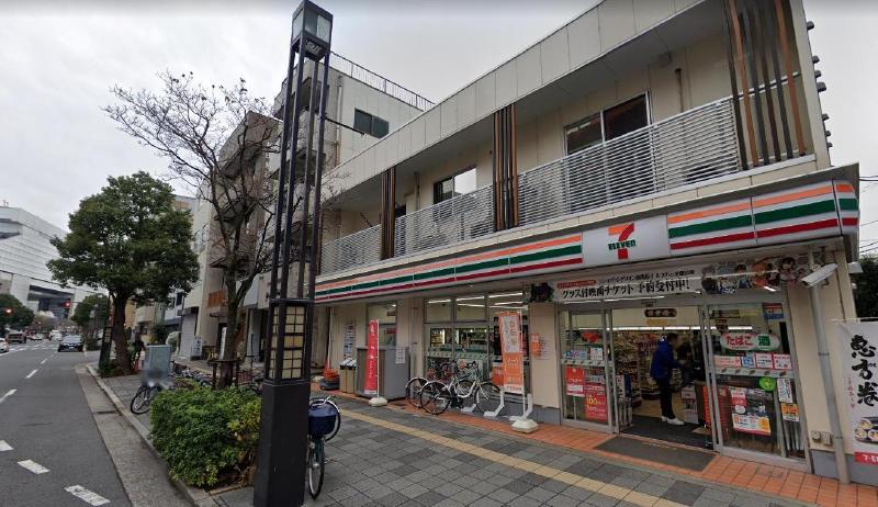 コンビニ　セブンイレブン（コンビニ）まで180m