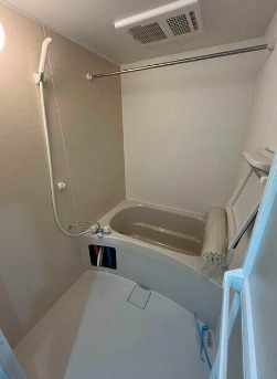 バス・シャワールーム　ゆったり過ごせるお風呂です