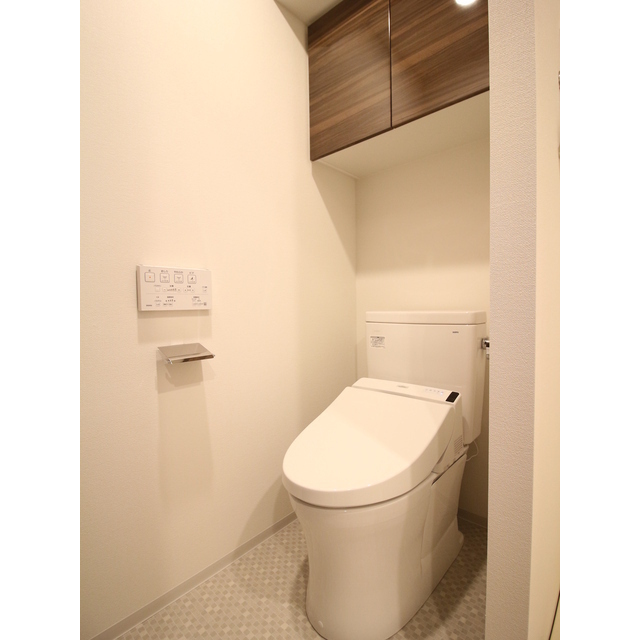 トイレ　温水洗浄暖房便座