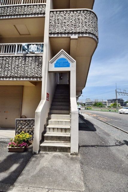 エントランス　タウンハウジング分倍河原店まで