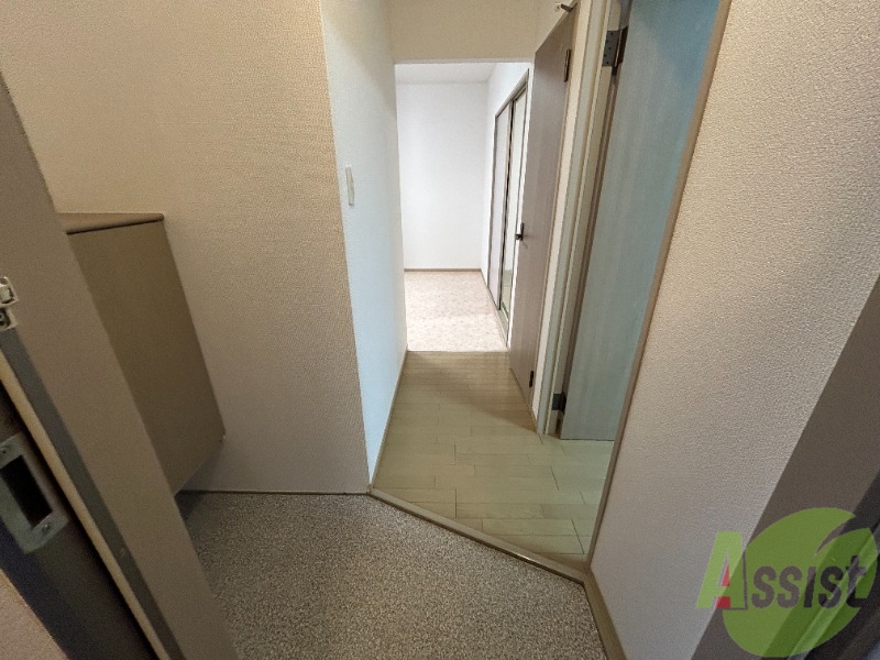 玄関　玄関の外から部屋の中を撮影してみましたー。