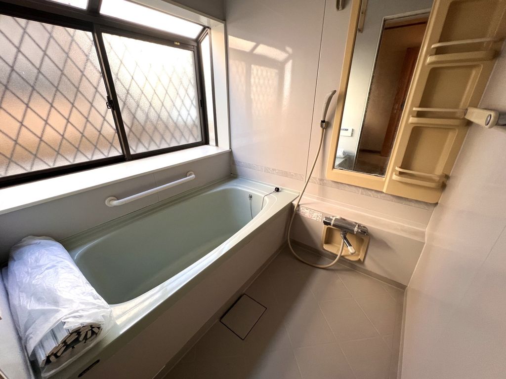 バス・シャワールーム　浴室乾燥機、追焚き機能付き