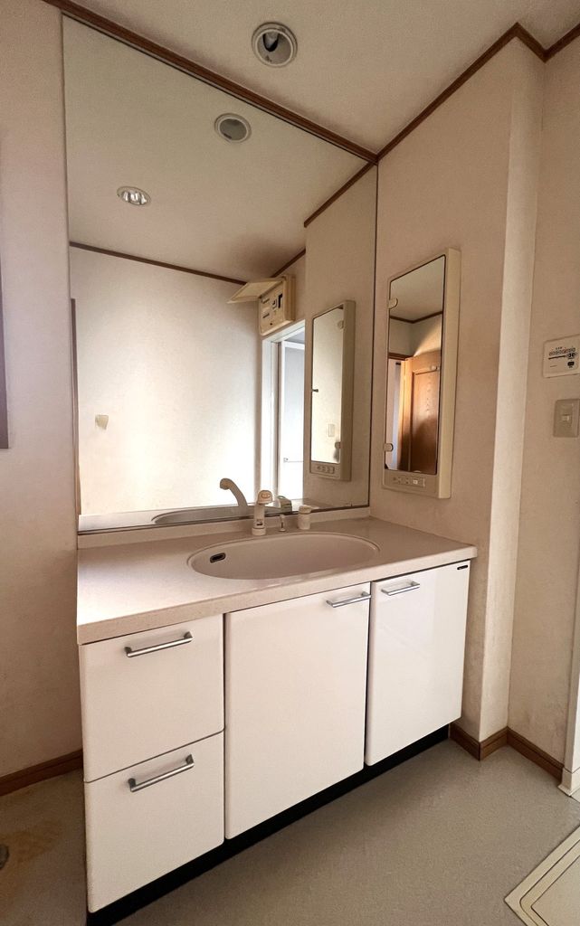 洗面設備　洗面化粧台