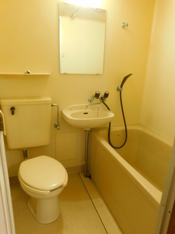 バス・シャワールーム　※同建物同型別のお部屋