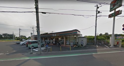 コンビニ　セブンイレブン伊奈小室店（コンビニ）まで694m