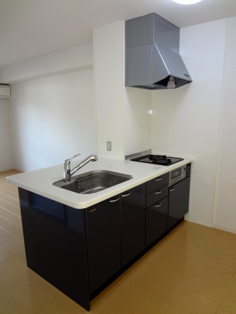 キッチン　コンパクトなキッチンで掃除もラクラク