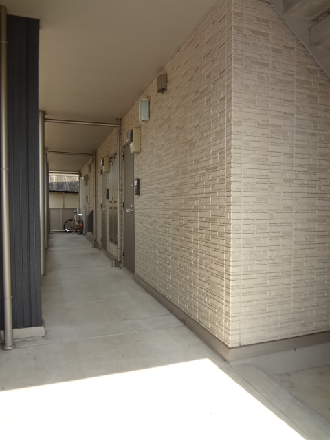 エントランス　ゆとりのあるエントランスです