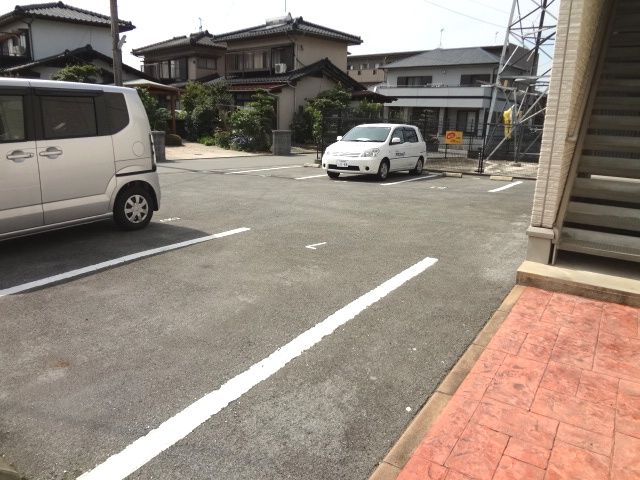 駐車場　駐車場完備です