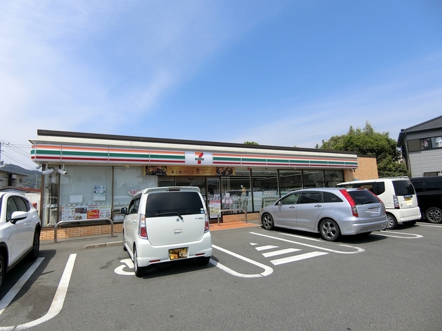 コンビニ　セブンイレブン富士市四ッ家店（コンビニ）まで1229m