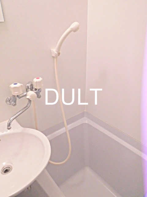 バス・シャワールーム　バスルームです。