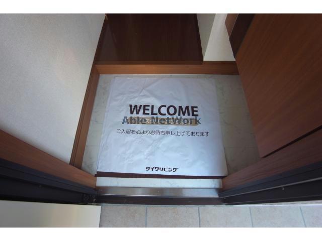 玄関　※参照写真