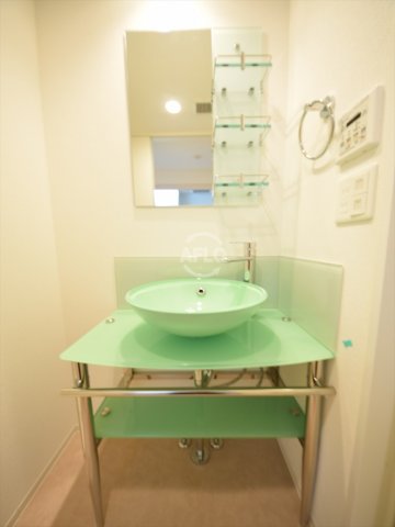 洗面設備　セレニテ心斎橋グランデ　独立洗面台