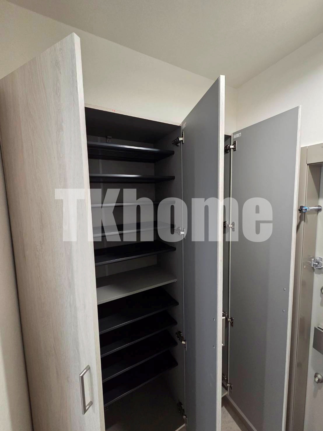 玄関　大型シューズボックス（実際のお部屋の写真です）