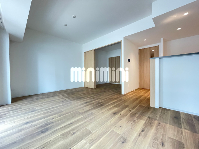 居室・リビング　別号室参考写真です